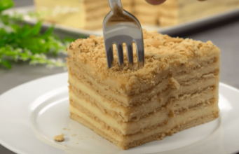 Prepustite se užitku stvaranja preslatke Napoleon torte u samo 5 minuta!