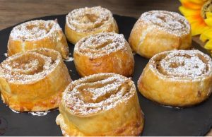 S lisnatim tijestom pri ruci, jednostavno naribajte dvije jabuke i vaša će slastica biti gotova za samo 10 minuta!