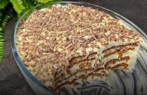 NIJE POTREBNA PEĆNICA! Pripremite desert za samo 5 MINUTA! Bit ćete zapanjeni! Izuzetno je ukusna i brzo će nestati!