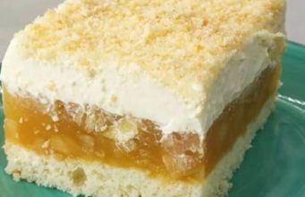 OVO JE NAJLJEPŠI KOLAČ SA JABUKAMA: Fil se topi u ustima, a gotov je dok trepnete